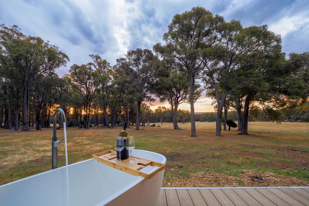 Serenity Gully - Luxury Eco Glamping Tent