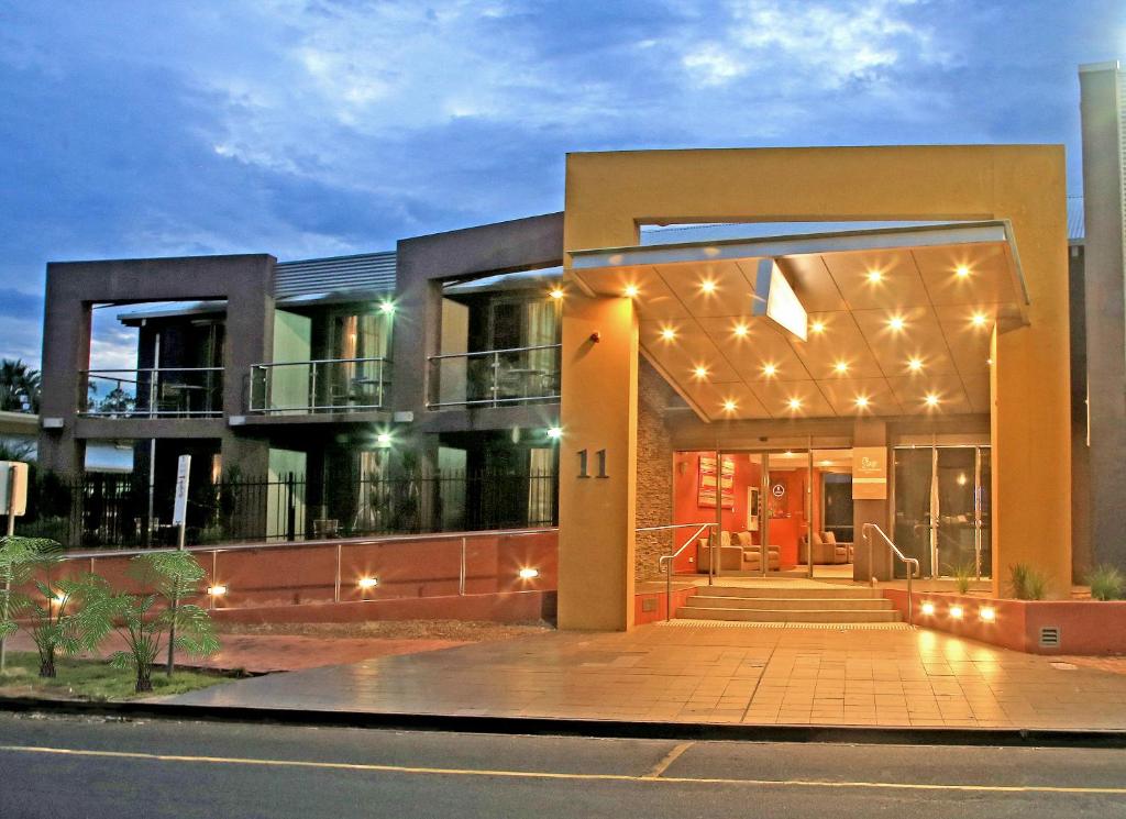 Stay at Alice Springs Hotel - Facilities and Amenities