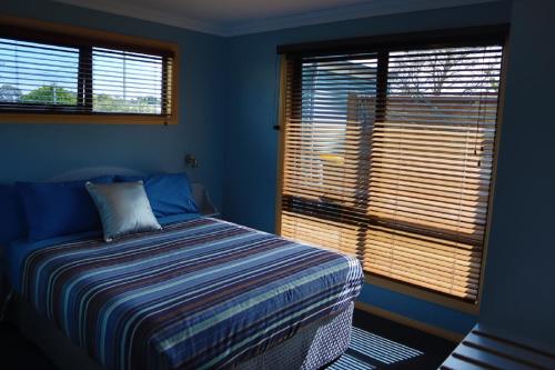 Strahan Bungalows - Location and Accessibility