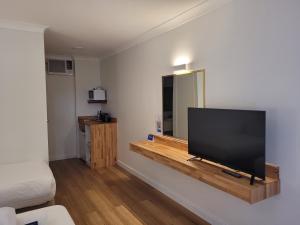 SureStay Hotel by Best Western The Clarence on Melville - Room Types and Amenities