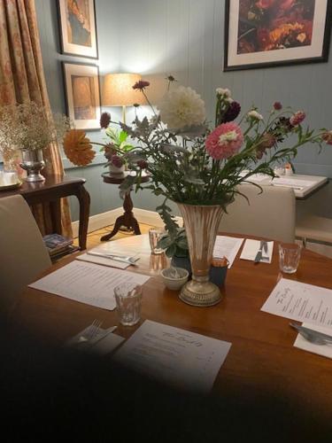 The Barkly Bistro Bar & Accommodation - Location and Proximity