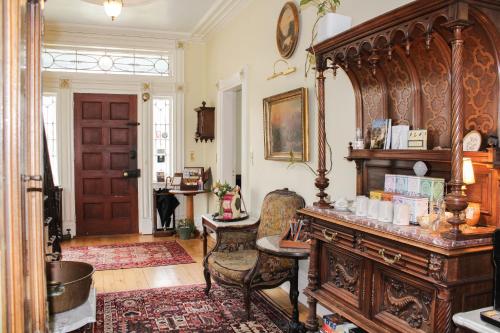 The Borland House Inn - Amenities and Services
