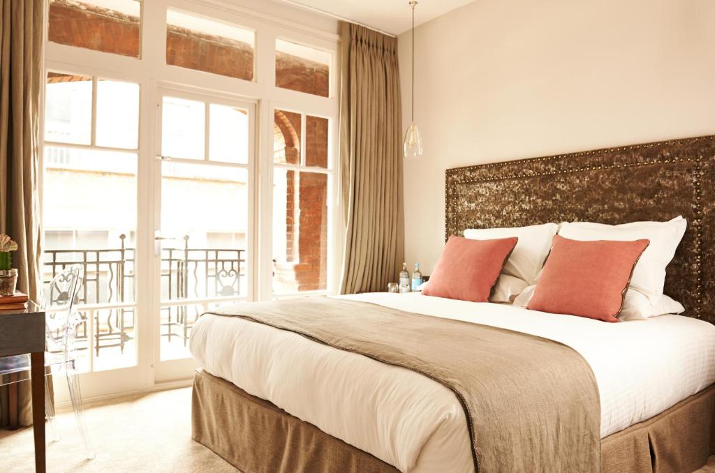 The Bull and The Hide - Accommodations and Amenities