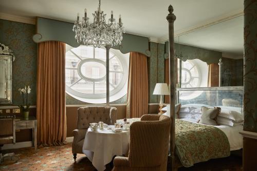 The Chesterfield Mayfair - Convenient Location
