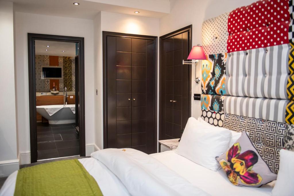 The Exhibitionist Hotel Review