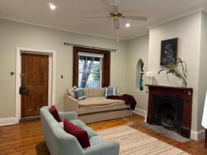 The Garden Cottage - Amenities and Features