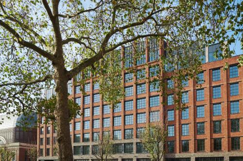 The Hoxton, Shepherds Bush - Location and Accessibility