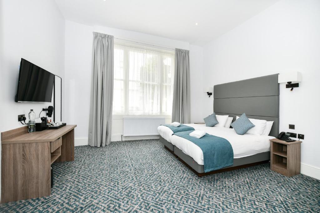 The J Hyde Park - Amenities and Services