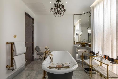 The Mandrake - Stylish Accommodations