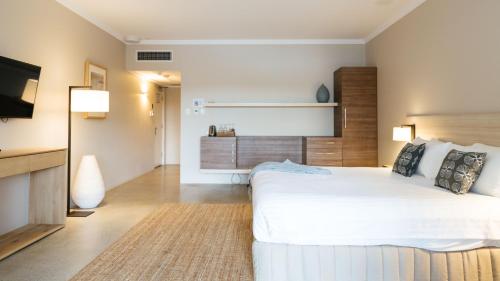 The Marina Hotel - Mindarie - Accommodation Offerings