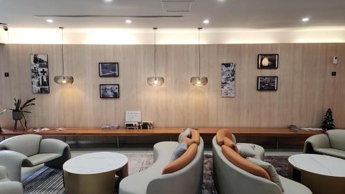 The Parkmore Hotel - Facilities and Amenities