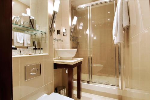 The Premier Notting Hill - Facilities and Amenities