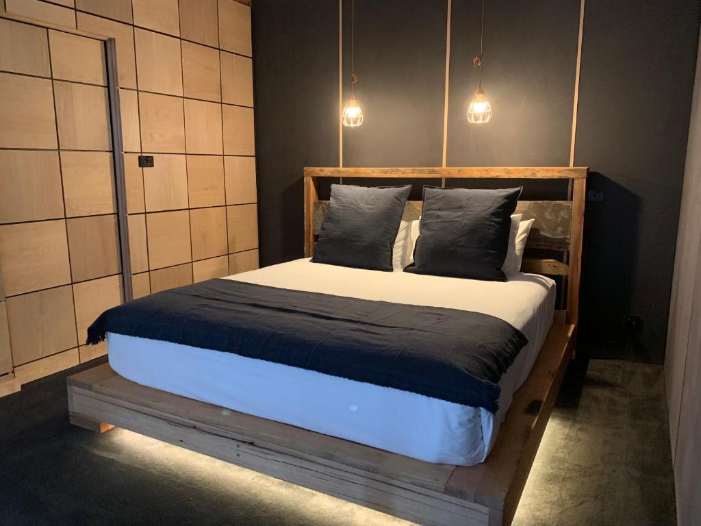 The Rocks Apartments Review