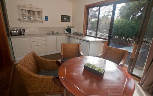 The Shingles Riverside Cottages - Accommodation Details