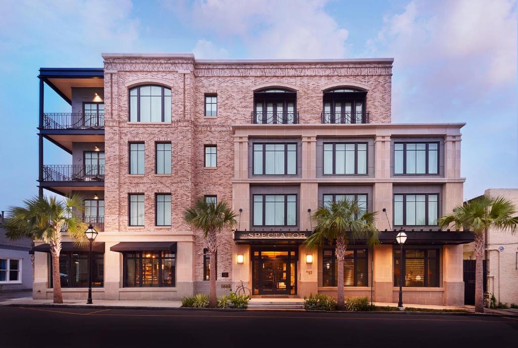 The Spectator Hotel - Location and Accessibility