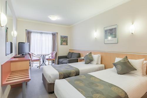 The Waverley International Hotel - Guest Ratings and Reviews