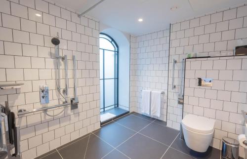 The Wesley Camden Town - Facilities and Amenities