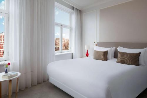 Tivoli Doelen Amsterdam Hotel - Dining and Amenities