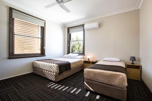 Toongabbie Hotel - Location and Accessibility