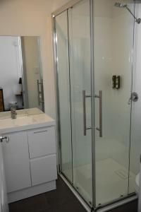 Tullah Lakeside Lodge - Accommodation Options
