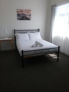 Tullah Tavern - Accommodation Details