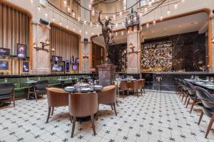 W Amsterdam - Facilities and Amenities