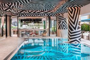 W Brisbane - Spacious Accommodations and Amenities