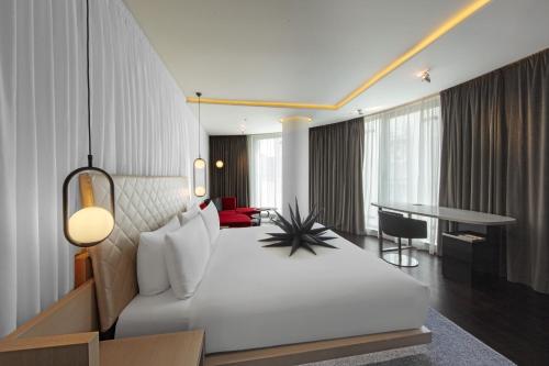 W London - Facilities and Amenities
