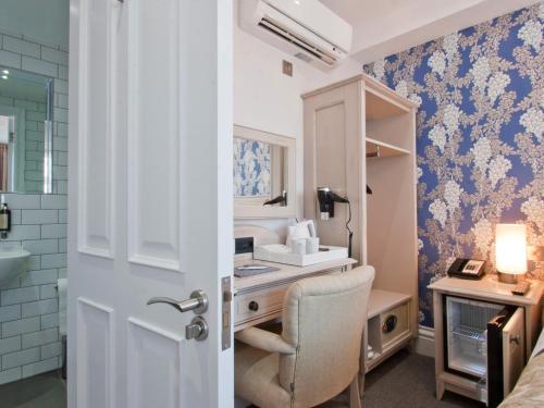 W12 Rooms - Facilities and Amenities