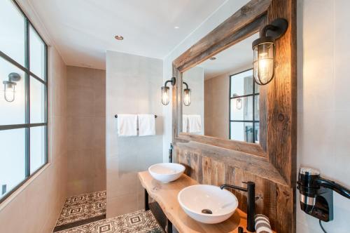 Waterrijk Oesterdam Hotel - Accommodations and Amenities