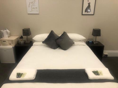 Wentworth Hotel - Accommodation Details