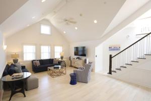 White Elephant Hotel - Guest Ratings and Reviews