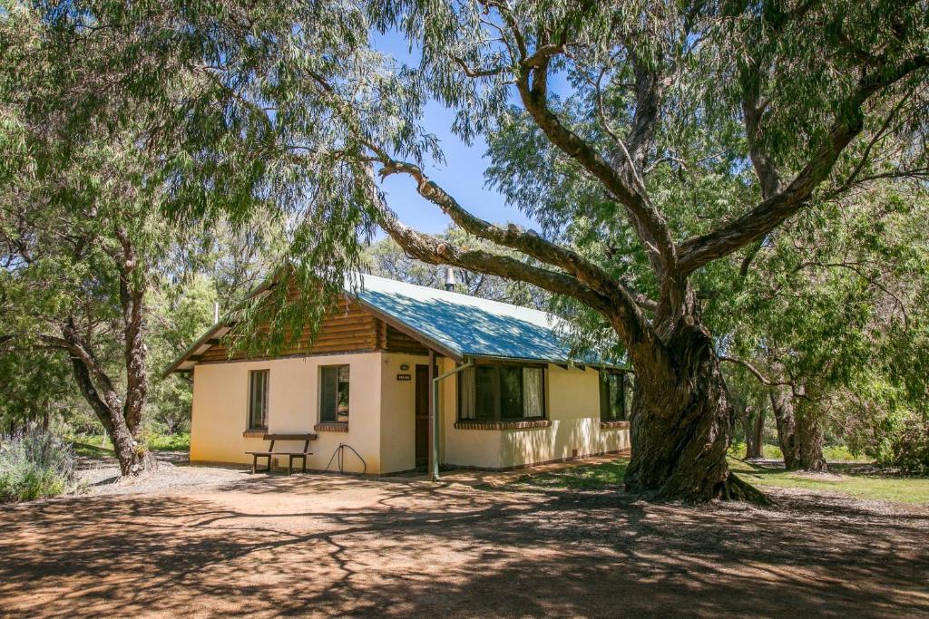 Wyadup Brook Cottages - Cottages With Modern Amenities