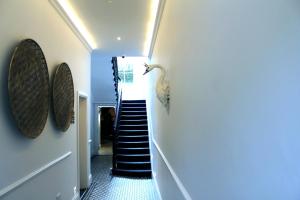 1 Craven Hill Gardens - Accommodation Features