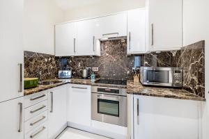 130 Queens Gate Apartments - Facilities and Services