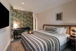 202 Elizabeth - Dining Options
