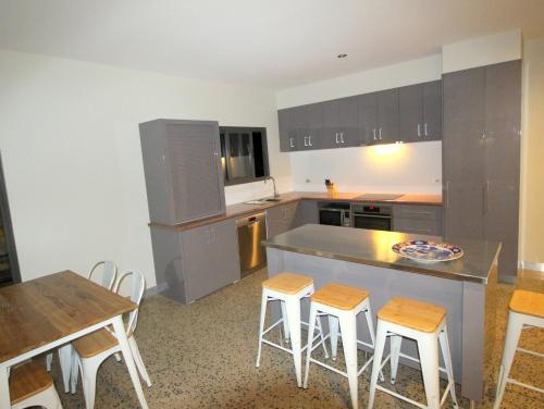 3 Bells Alpine Cottage - Location and Access