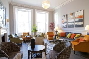 54 Queens Gate Hotel - Luxurious Room Amenities