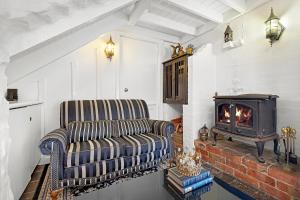 A Loft In The Mill Boutique Accommodation - Elegant Suites and Amenities
