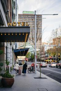 Ace Hotel Sydney - On-site Dining and Amenities