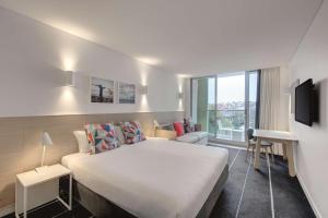Adina Apartment Hotel Bondi Beach Sydney - Amenities and Facilities