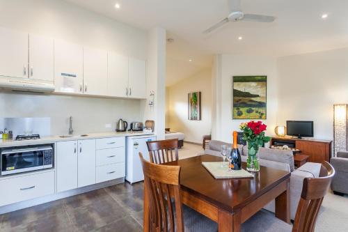 Aireys Inlet Getaway - Location and Distances