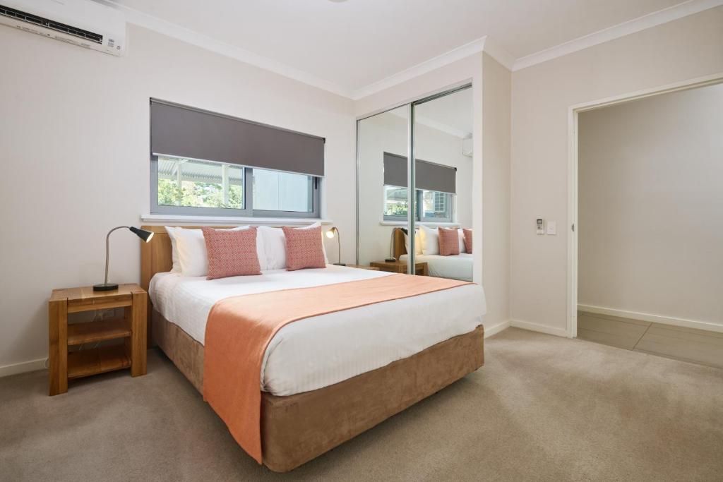 Airport Apartments by Vetroblu Review