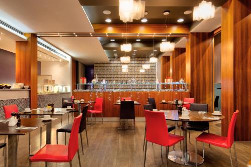 Ambassadors Bloomsbury - Dining Options