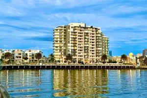 Amzing Ocean View Spacious Three Bedrooms Apartment Port Melbourne - Amenities and Facilities