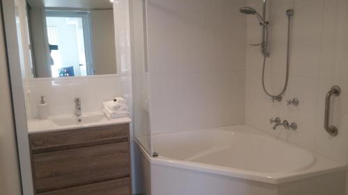 Apollo Luxury Apartments - Amenities and Facilities