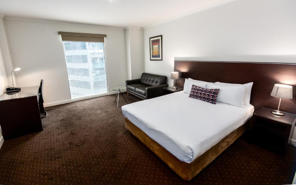 Atlantis Hotel Melbourne Review