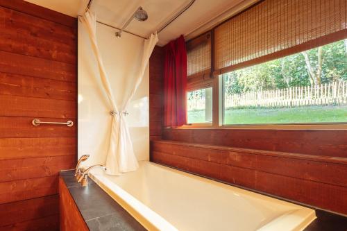 Badhotel Rockanje - Accommodation Details