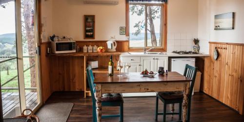 Balingup Heights Hilltop Forest Cottages - Cottage Amenities and Features