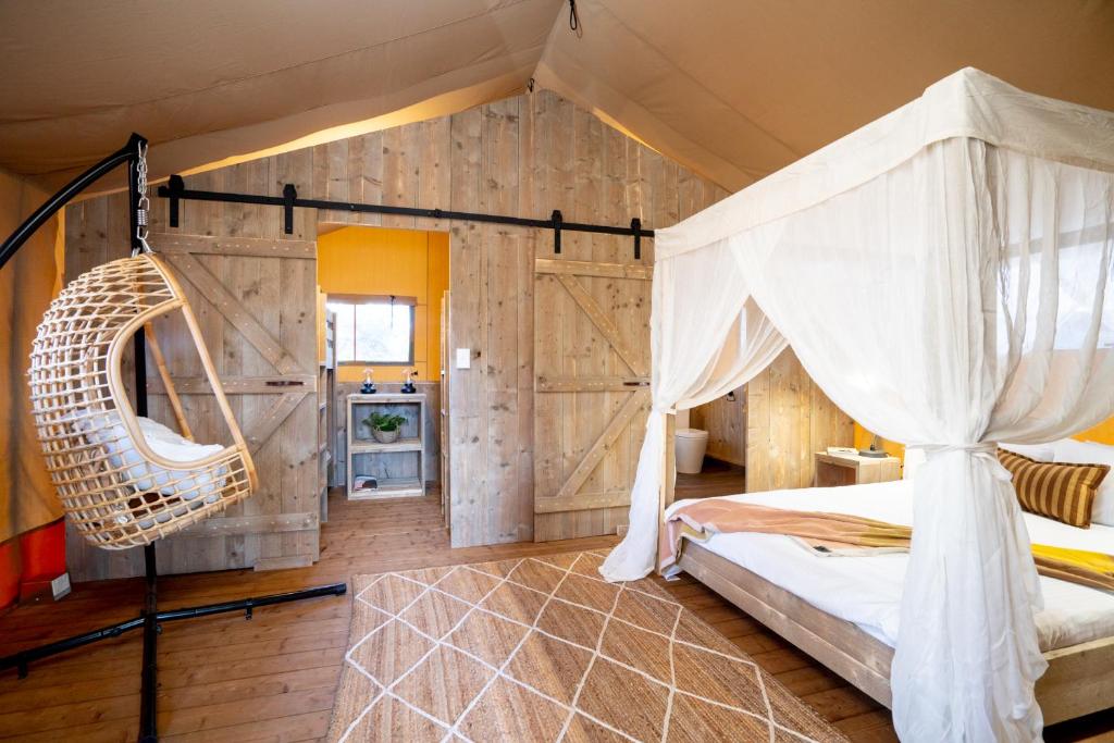 Ballina Beach Nature Resort - Luxurious Glamping Tents